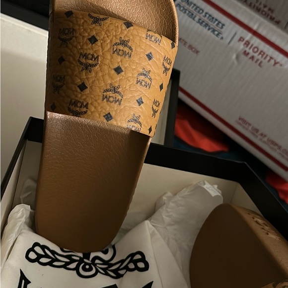 NWT MCM monogram print slide - Picture 4 of 6